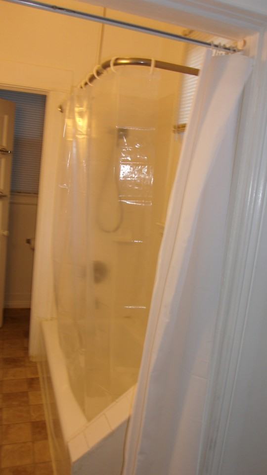 406 Washington Ave #a - Photo 3 of 8