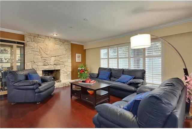 1115 Shaman Crescent - Photo 3 of 18