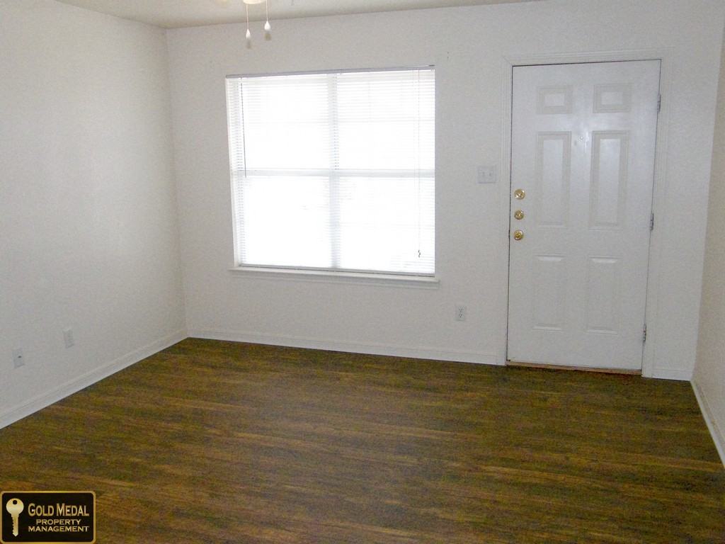 304 Cedar Ridge Dr - Photo 3 of 51