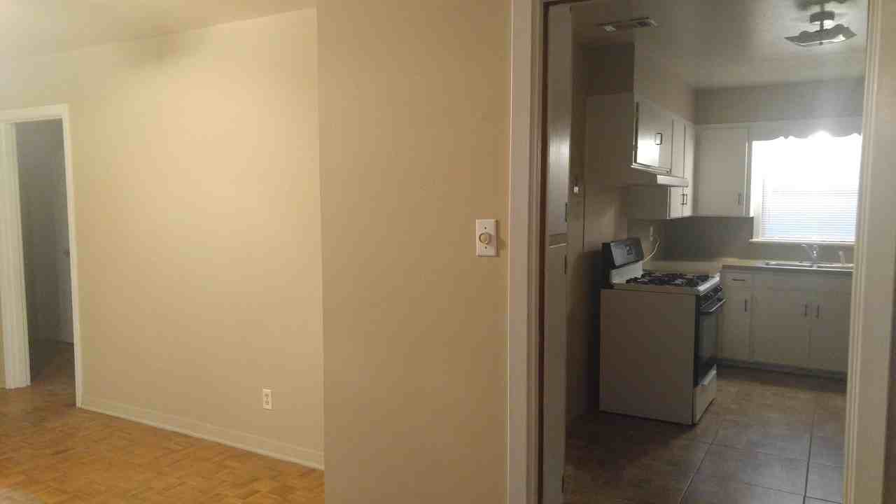 5425 Dewberry Ln - Photo 3 of 8