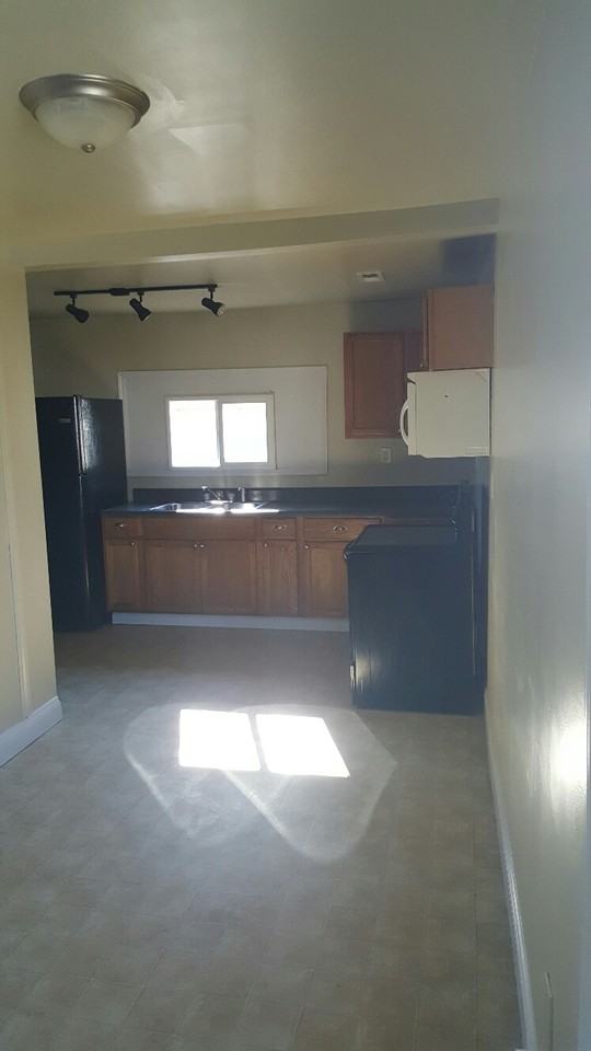 2230 Roanoke Ave SW - Photo 3 of 9