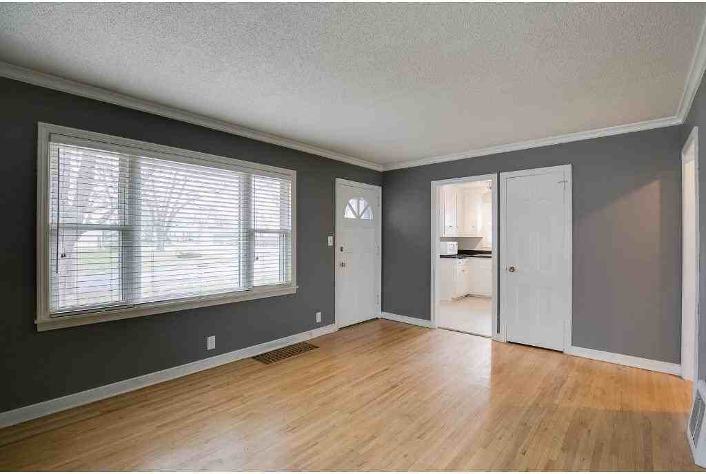 3444 Sumter Ave S - Photo 3 of 20