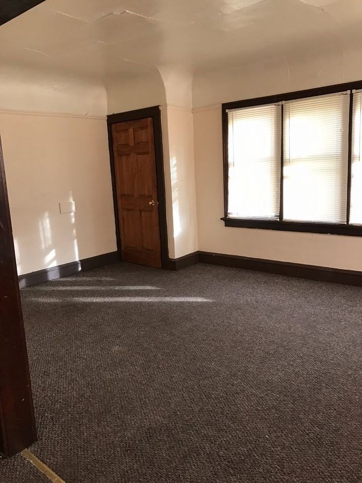 2023 N 35th St - Photo 3 of 20