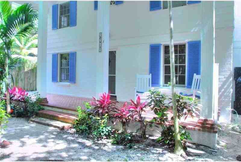 3569 Avocado Ave - Photo 2 of 8