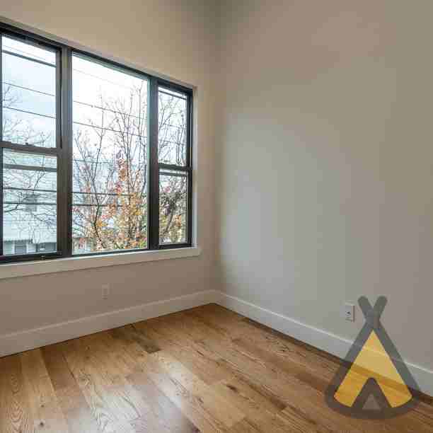 661 Onderdonk Avenue #2r