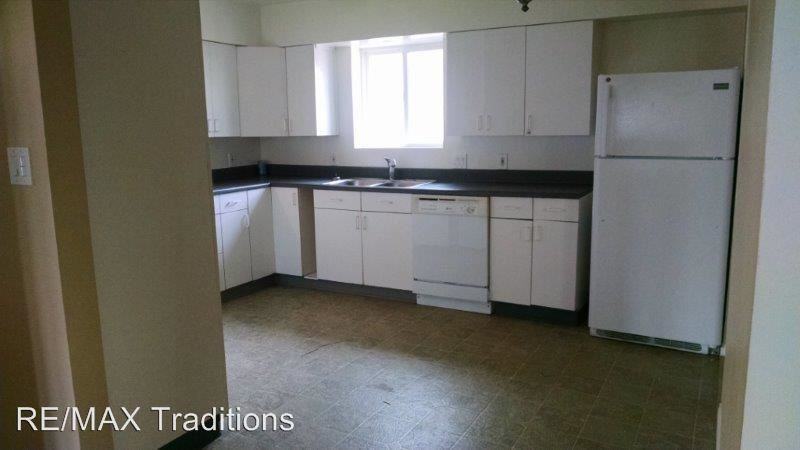 399-381 W 8th St S - Photo 3 of 23