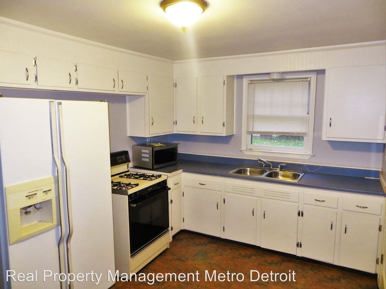 11491 Dodge Ave - Photo 2 of 10