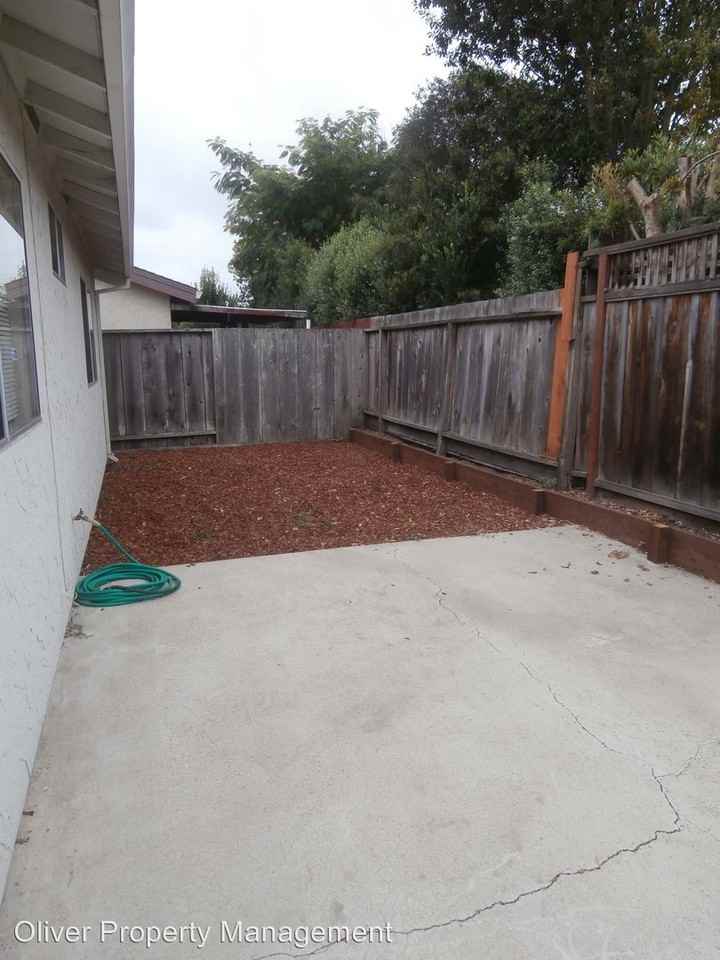 637 Cedar Dr - Photo 3 of 14