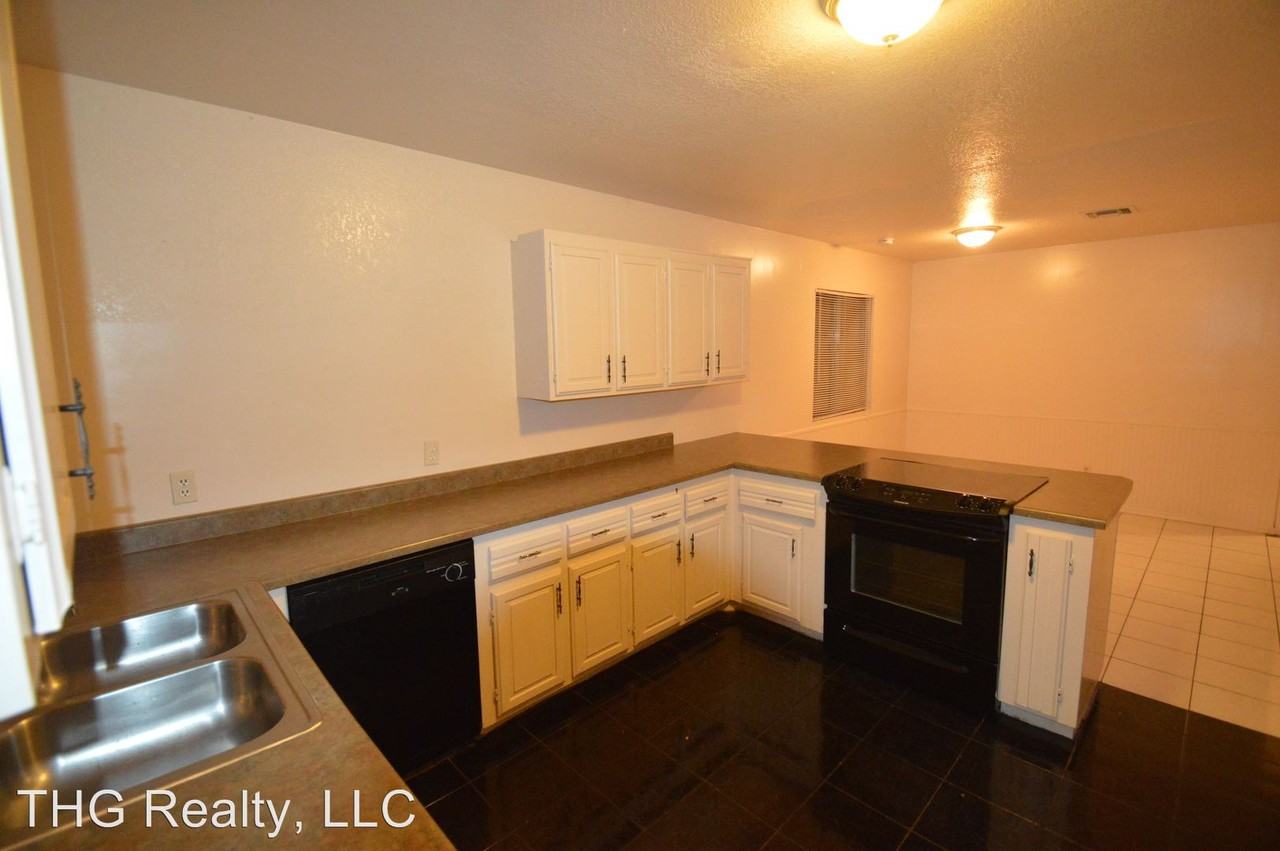 1133 E 2nd Ave - Photo 2 of 23