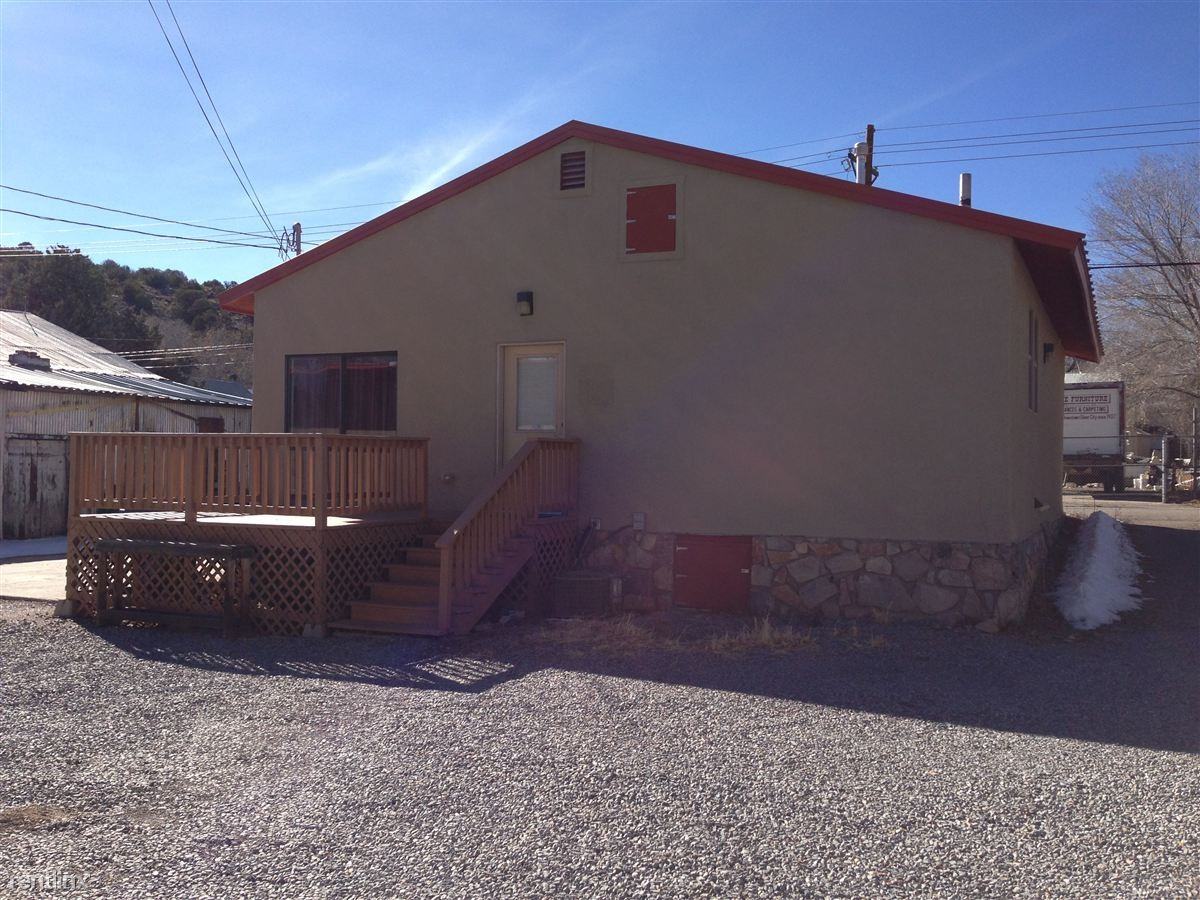 406 N Black St - Photo 2 of 13