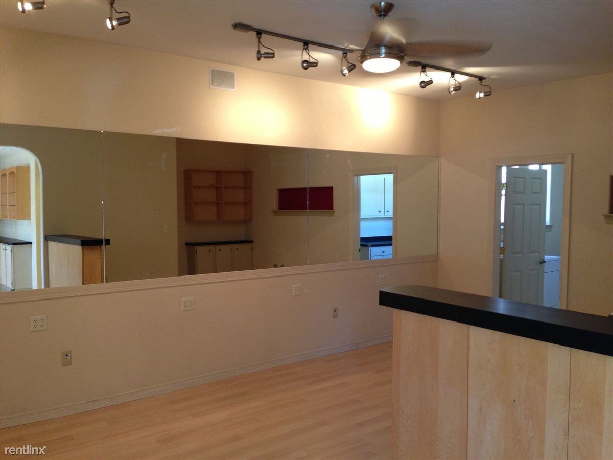 406 N Black St - Photo 3 of 13