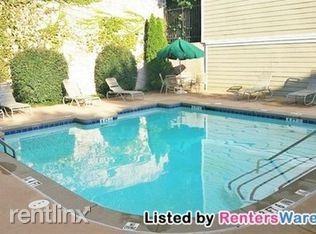 1055 Park Row N - Photo 2 of 50