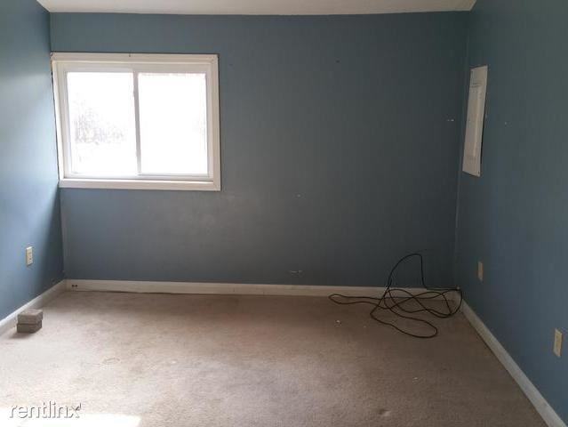 715 N Silverleaf St - Photo 2 of 6