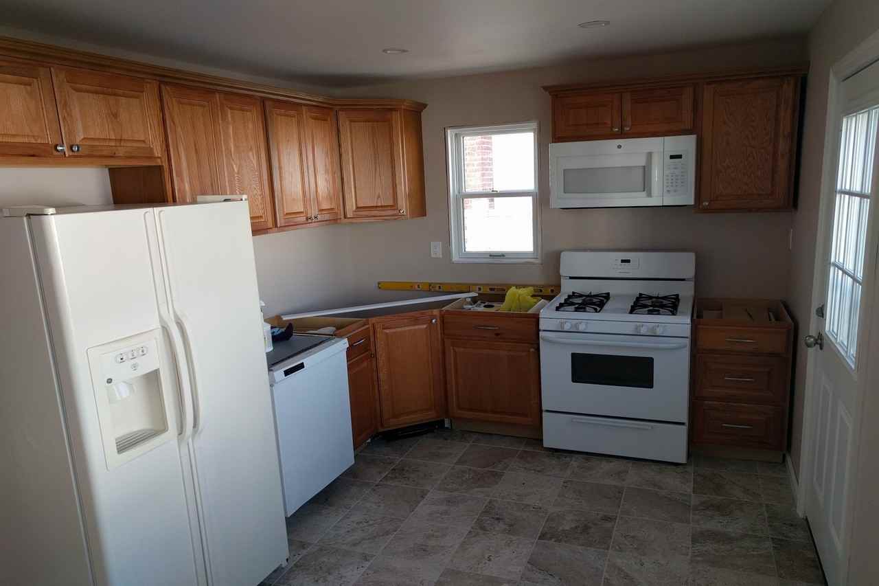 64 Nassau Ave - Photo 3 of 10