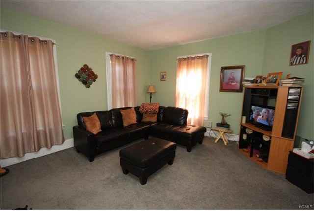 68 Sharp St - Photo 3 of 13