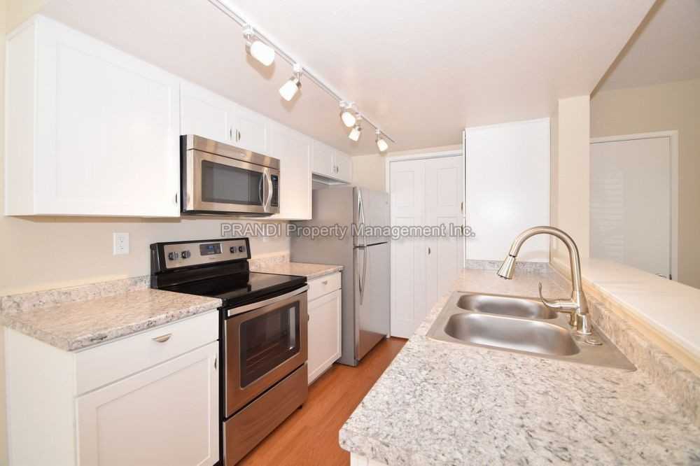 65 Dockside Cir - Photo 2 of 17