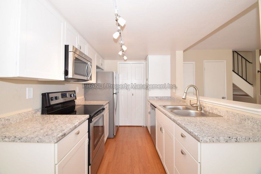 65 Dockside Cir - Photo 3 of 17