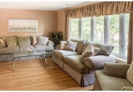 161 Wilshire Dr - Photo 2 of 9