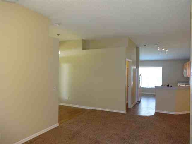 875 Sedgewood Cir - Photo 3 of 8
