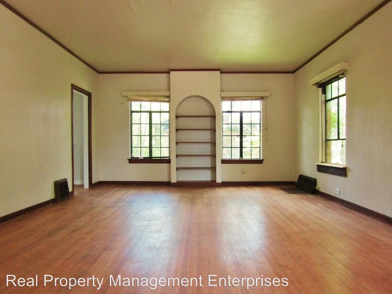 3201 NW 20th St - Photo 2 of 11