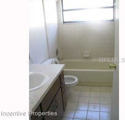 831 Carver Ave - Photo 3 of 6