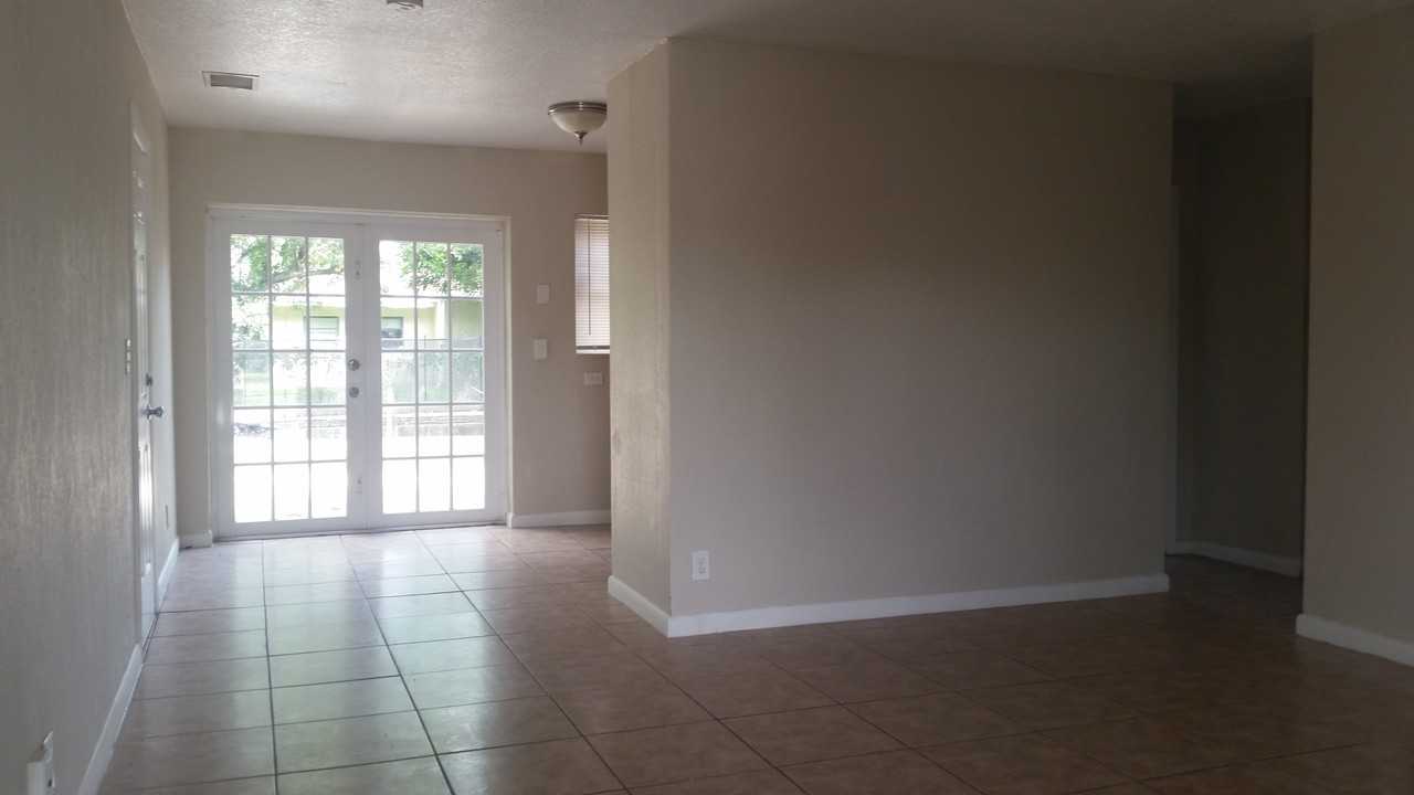 1560 Southwest 64th Avenue - Photo 2 of 5