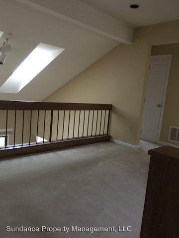 256 Centerbury Ct - Photo 3 of 6