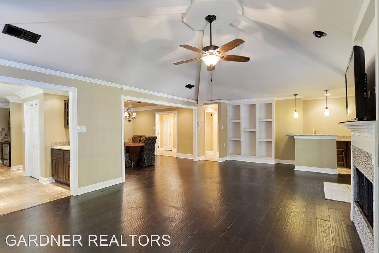 331 Devon Rd - Photo 2 of 10