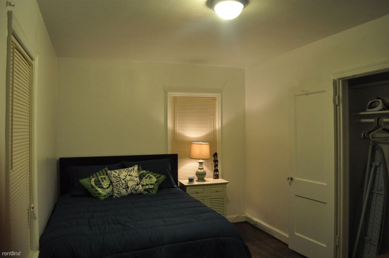 4246 15th St N - Photo 2 of 10
