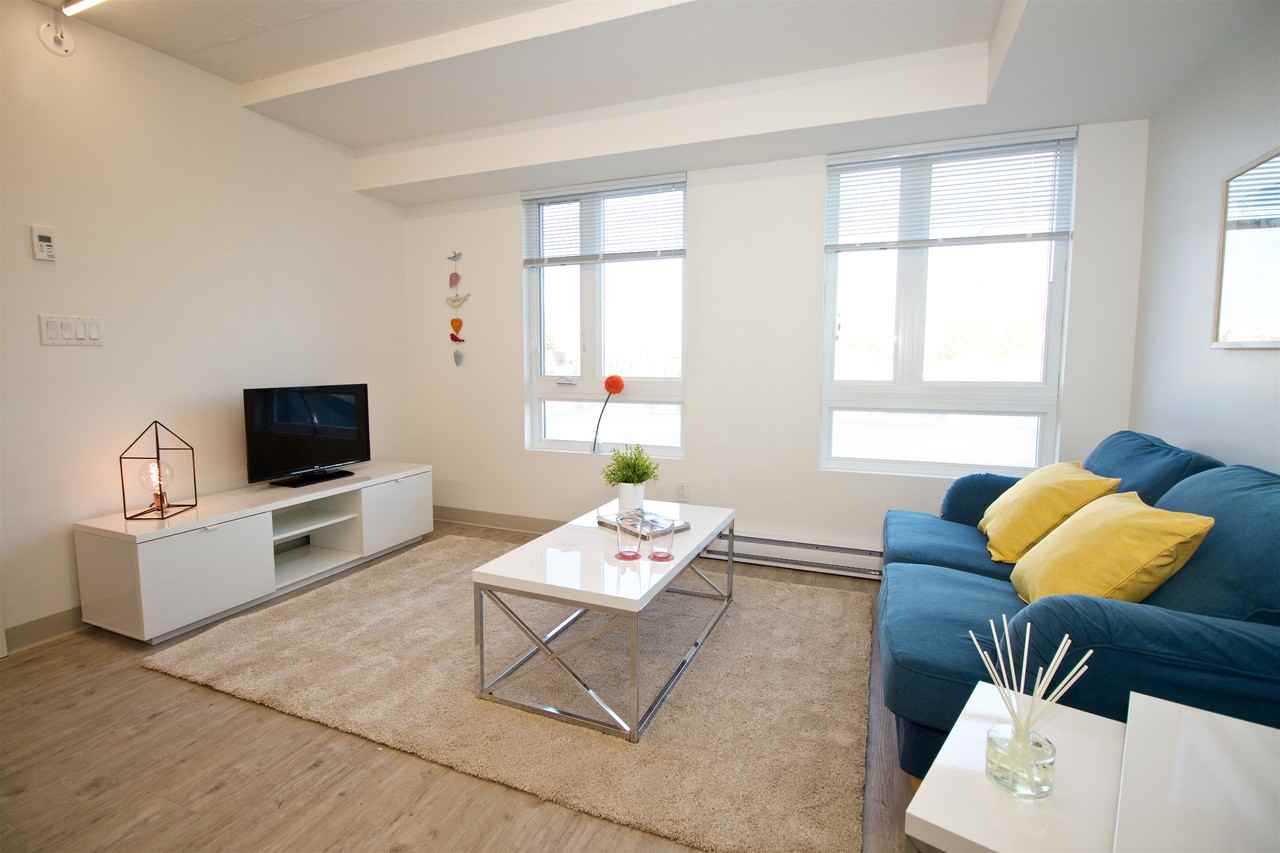 1795 Rue Berri - Photo 2 of 11