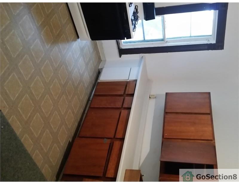 828 N Winnebago St - Photo 3 of 3