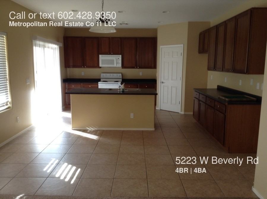 5223 W Beverly Rd - Photo 2 of 21