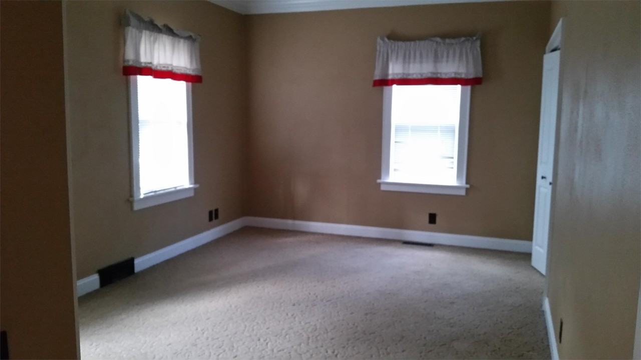 2516 73rd St - Photo 2 of 2