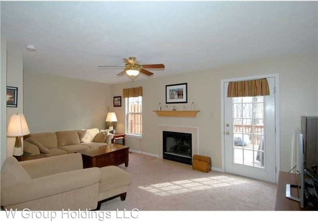 213 Hillvue Dr - Photo 3 of 19