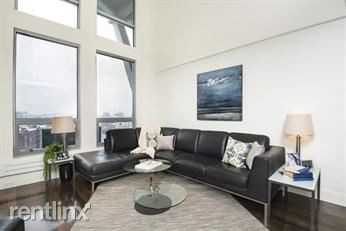 360 Newbury St - Photo 3 of 10