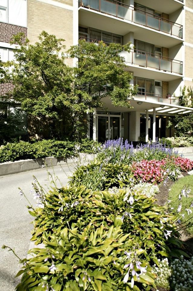 276 St George St - Photo 3 of 11