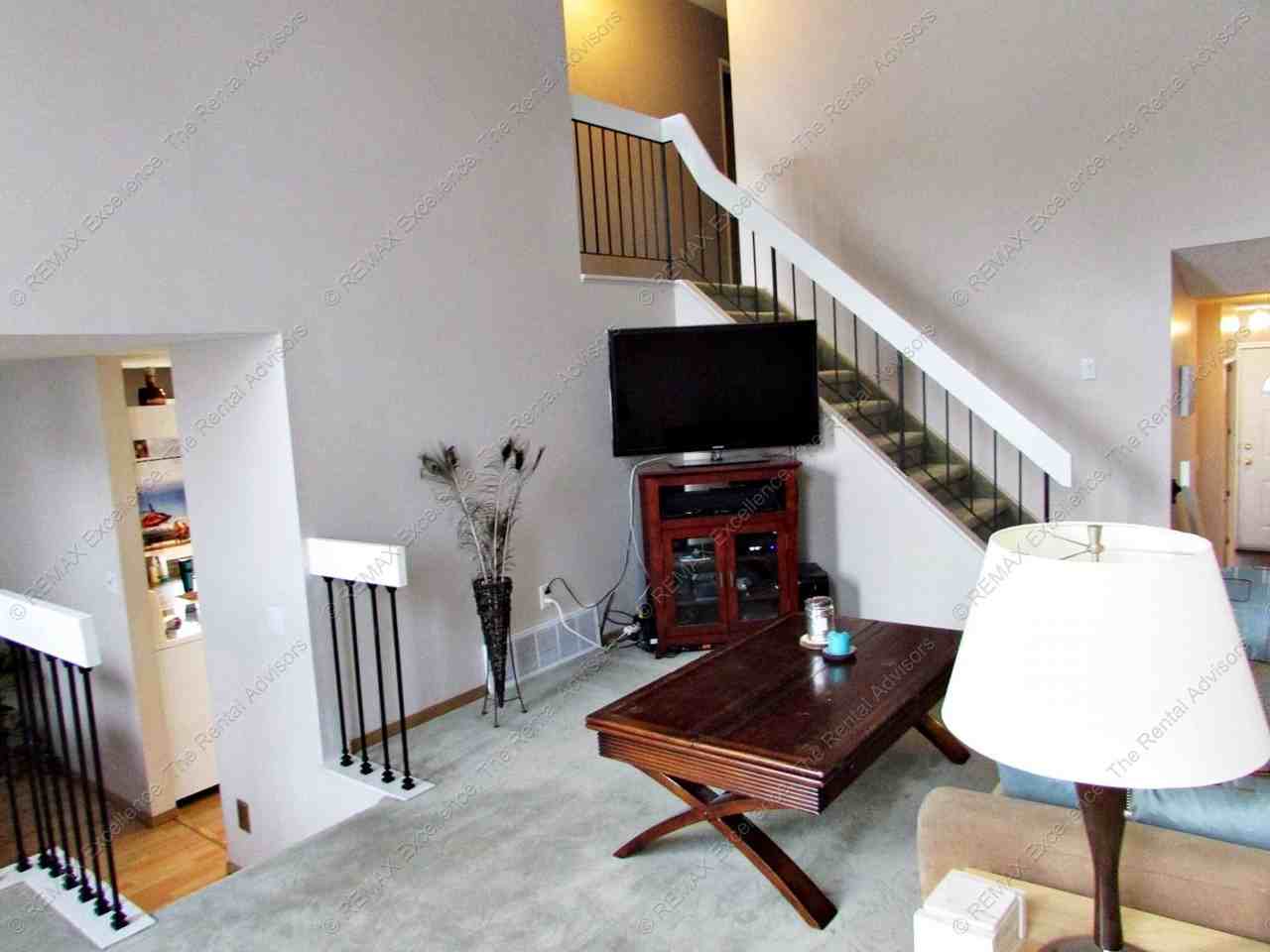 3975 55 St NW - Photo 3 of 16