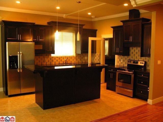 5870 131a St - Photo 2 of 10