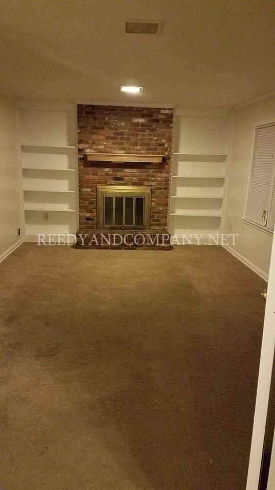 2335 Lynnfield Rd - Photo 2 of 11
