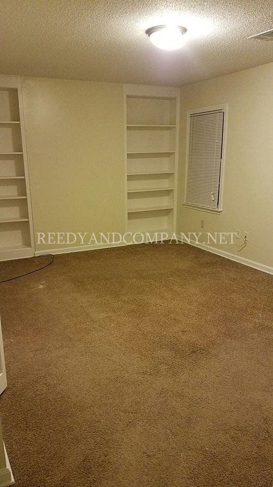 2335 Lynnfield Rd - Photo 3 of 11