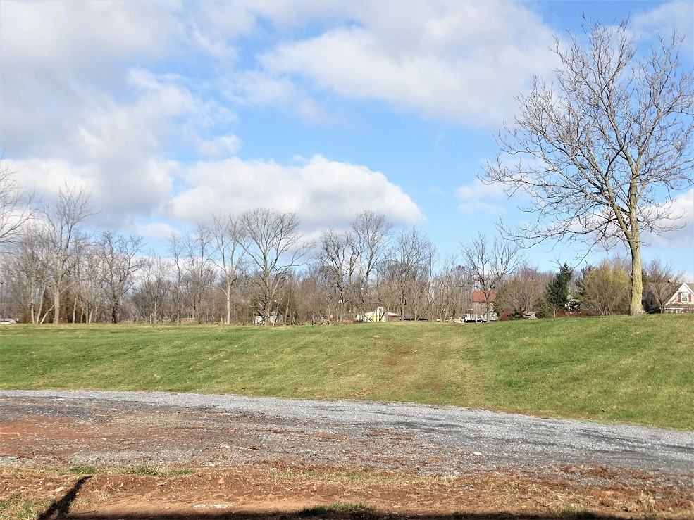 3164 Heidelberg Ave - Photo 3 of 31