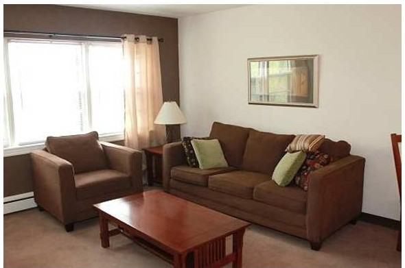 Royal Plaza - Photo 3 of 14