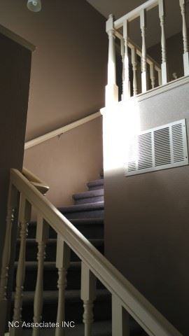 132 Harris Cir - Photo 3 of 7