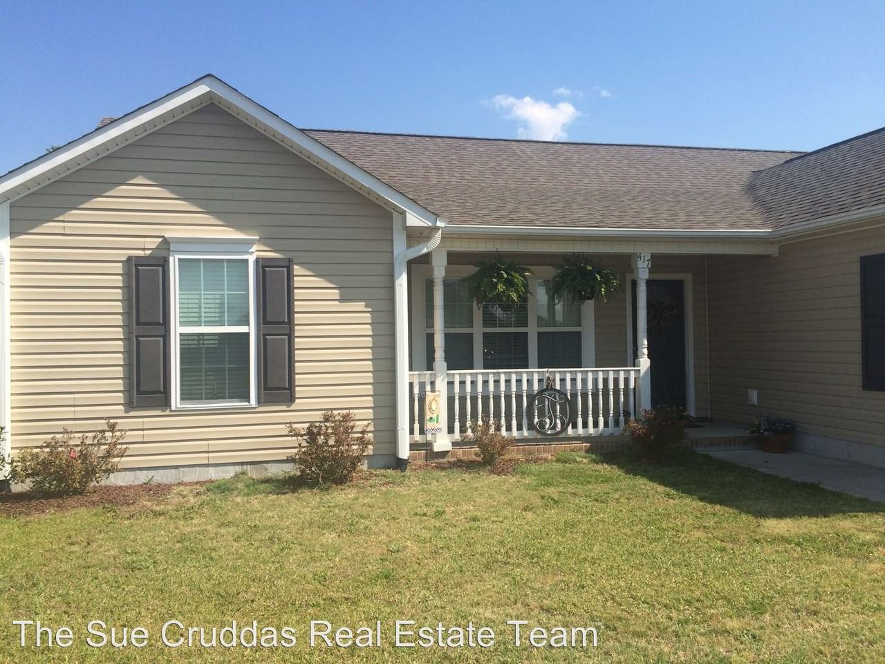 417 Stanford Ct - Photo 3 of 10