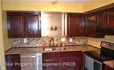 1106 Floyd Pl - Photo 3 of 21