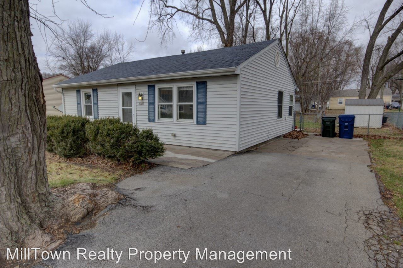 3002 W 68th St - Photo 2 of 20