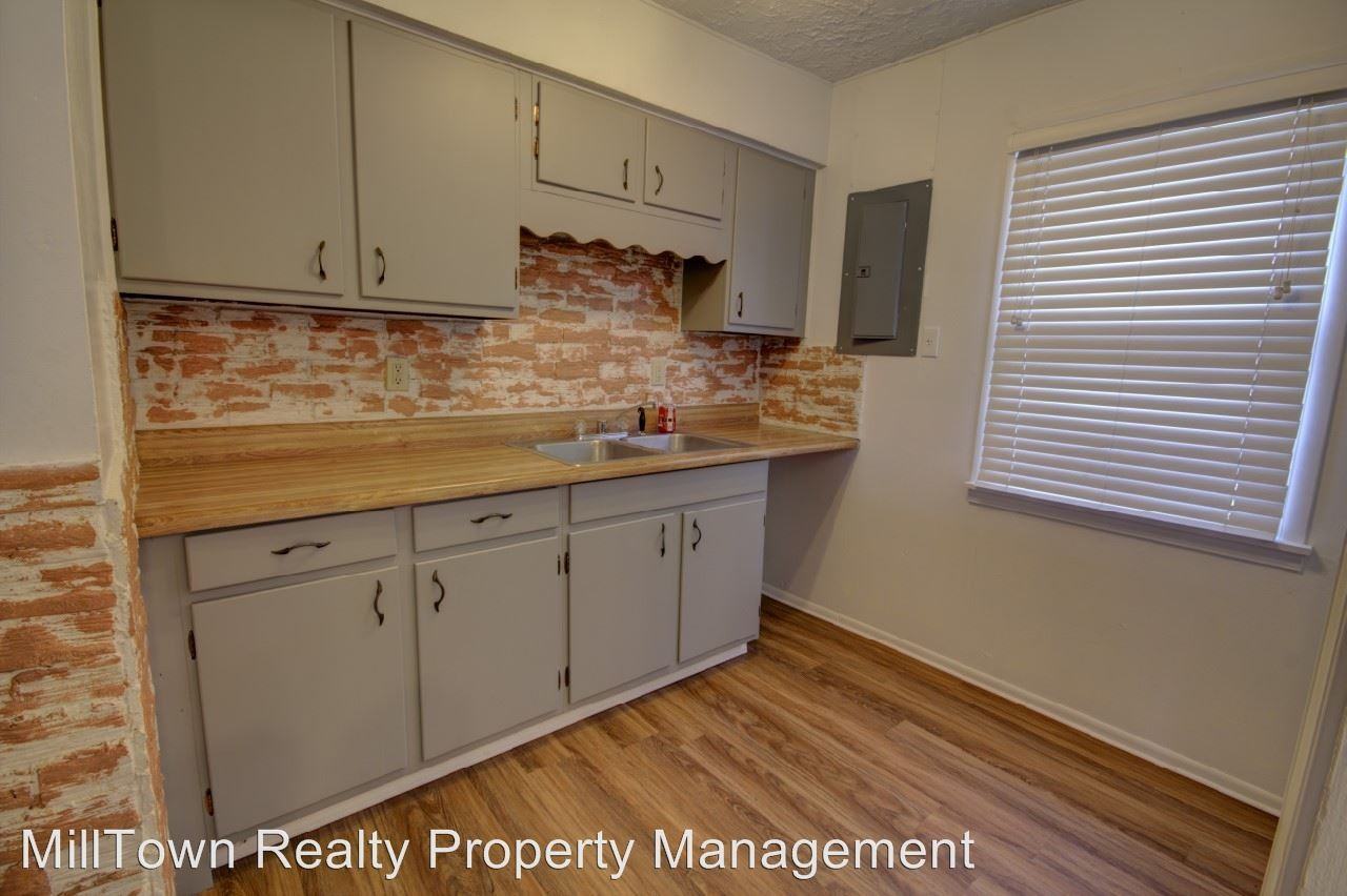 3002 W 68th St - Photo 3 of 20