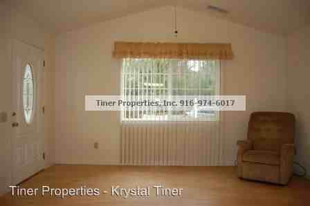 3633 Astoria St - Photo 2 of 10