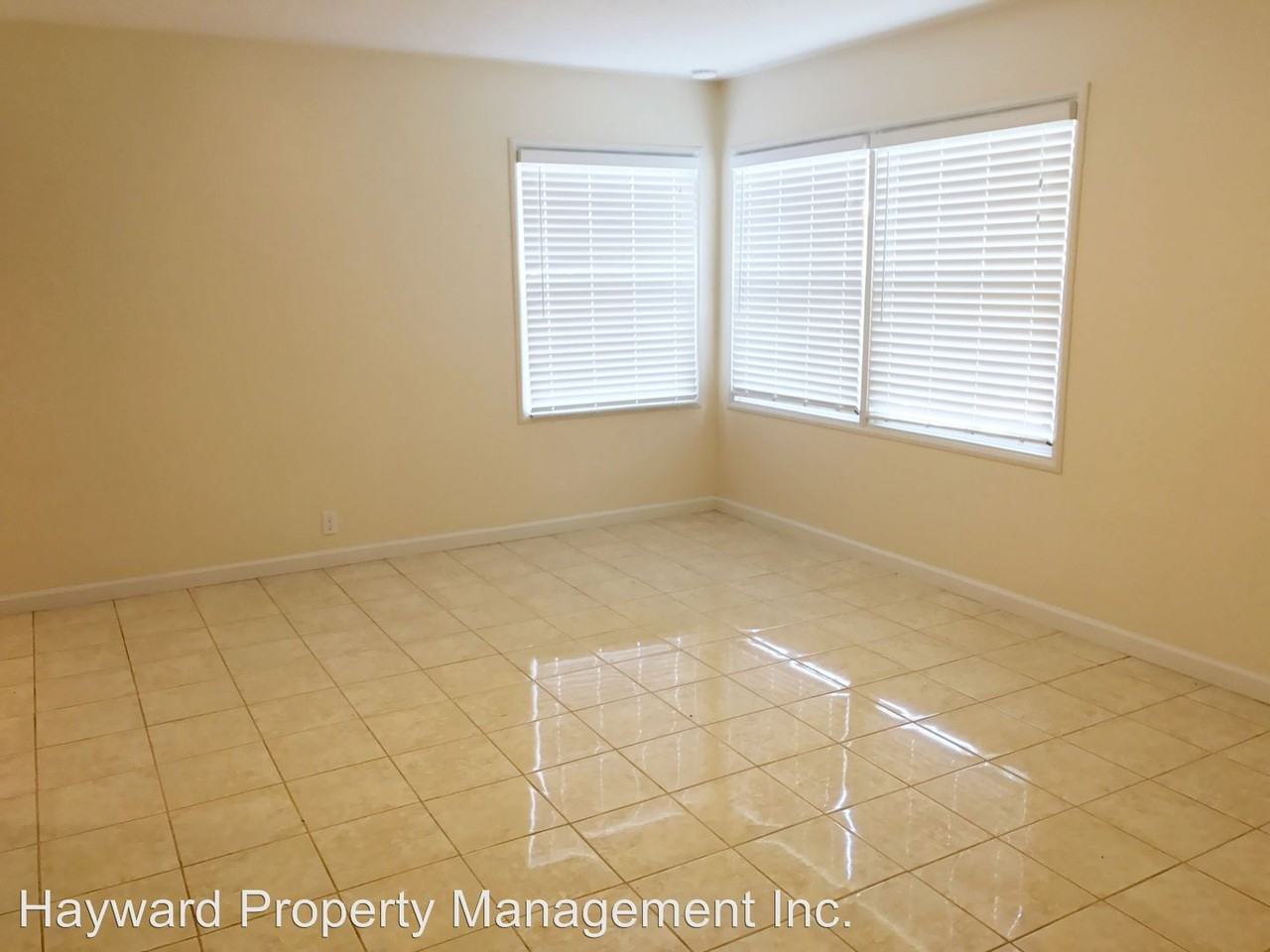 105 Stratford Ave - Photo 3 of 14