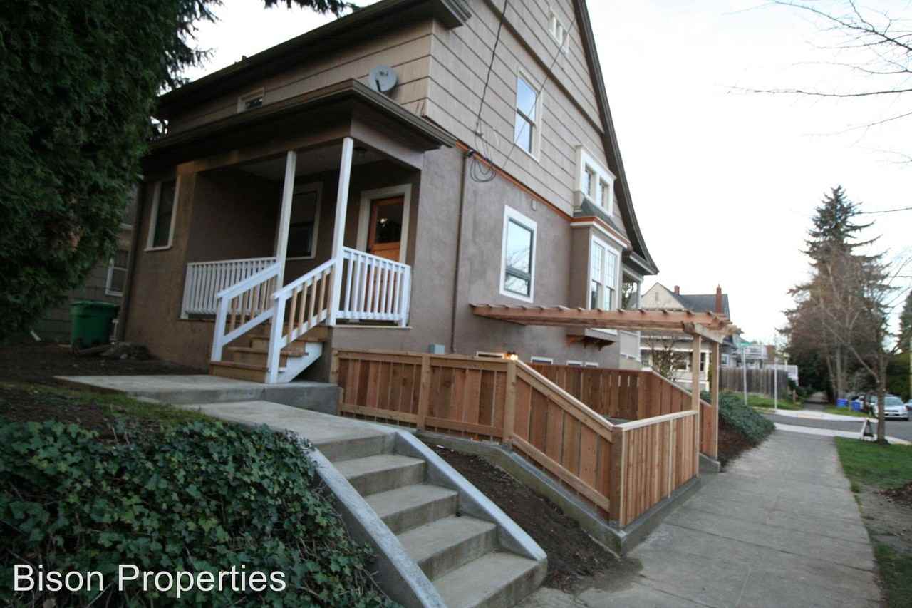 2850 NE Davis St. - Photo 2 of 20